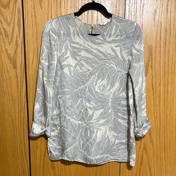 Club Monaco Tops - Club Monaco 100% silk blouse